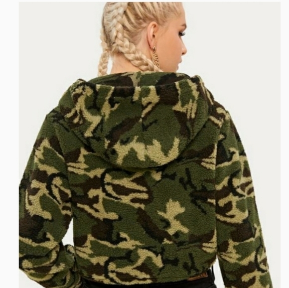 🆕 Green Camo Teddy Bomber Jacket - Picture 3 of 7